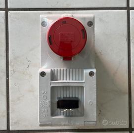 Interruttore Interbloccante