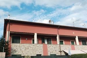 Appartamento bilocale con ballatoio e posto auto