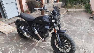 Ducati Scrambler 800 Icon Dark 2025