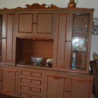 Credenza vintage legno e decori