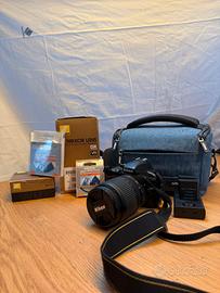 NIKON D330 CON ACCESSORI