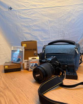 NIKON D330 CON ACCESSORI