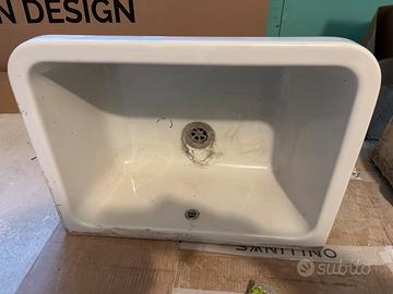 Lavatoio in ceramica