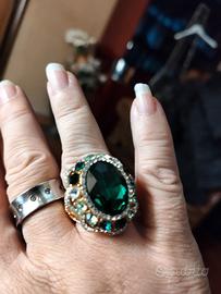 Anello in acciaio inox con pietra vera smeraldo