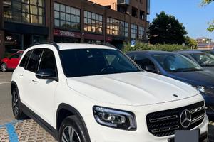 MERCEDES GLB 180 d premium amg