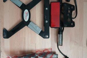 Portatarga regolabile DM Racing + Kit Frecce LED