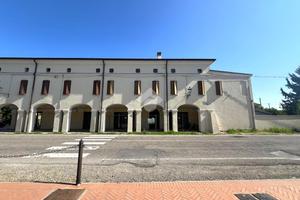2 LOCALI A SAN GIACOMO DELLE SEGNATE