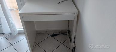 tavolo computer ikea