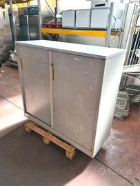 armadio da ufficio ad ante scorrevoli usato