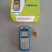 Cellulare Nokia 1200 senza batteria, sì caricabatt