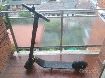 Monopattino Elettrico - NINEBOT by SEGWAY