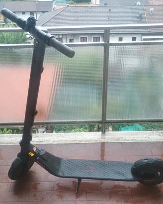 Monopattino Elettrico - NINEBOT by SEGWAY