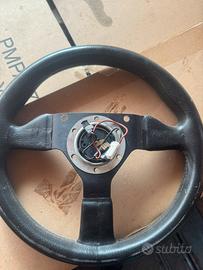 Volante momo