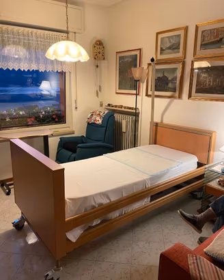 Letto Elettrico da Degenza per Anziani e Disabili
