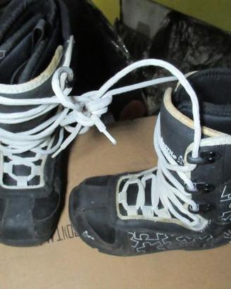 Scarpone snowboard Hostile taglia 36,5