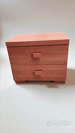 Comodino 2 cassetti , versatile e funzionale.
