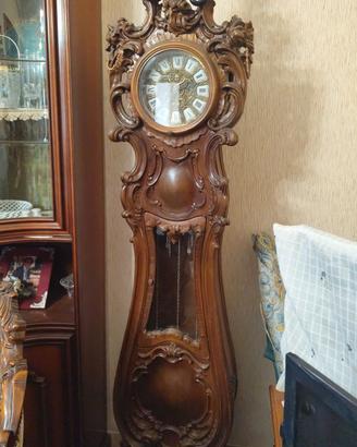 Orologio a pendolo, stile classico 