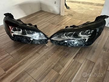 fari anteriori pegeout 3008 anno 2023