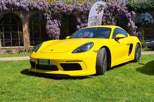 Porsche Cayman 718 Approved