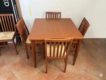 Tavolo sedie con consegna