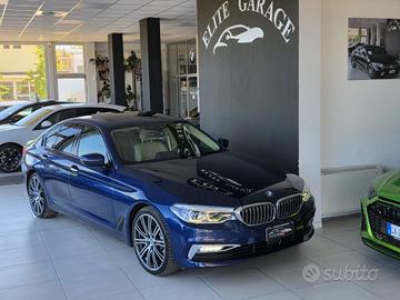 Bmw 530d xDrive Luxury 265cv STRAFUL !!