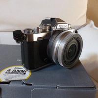 NIKON ZFC con zoom 16-50, SD e custodia