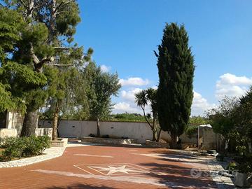 Villa poco distante dal mare con 8 posti letto