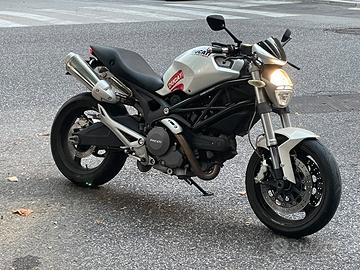 Ducati Monster 696+