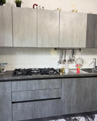 Cucina e parete attrezzata