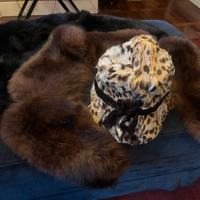 Colli e cappello di pelliccia
