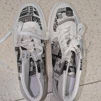 Sneakers bianche con stampa vintage sartoria