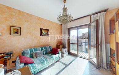 TRILOCALE PANORAMICO LIBERO SUBITO CON BOX AUTO A