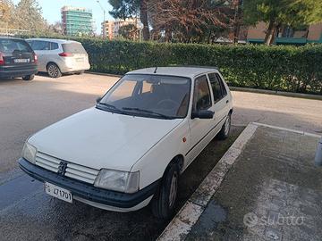 Peugeot 205