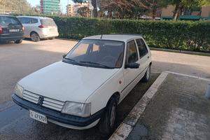 Peugeot 205