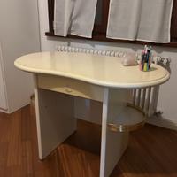 Postazione trucco/scrivania