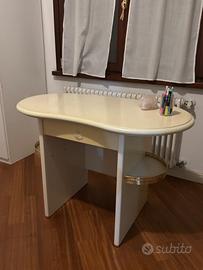Postazione trucco/scrivania
