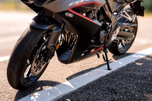Honda CBR 650 R (2024) – E-clutch - Full Power