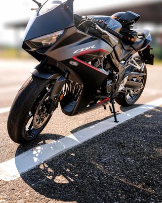 Honda CBR 650 R (2024) – E-clutch - Full Power
