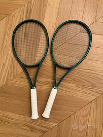 Wilson Blade V9, 98 18x20, grip 4 3/8”, 2 racquets