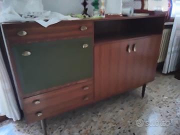 salotto da pranzo credenza stile svedese anni 60