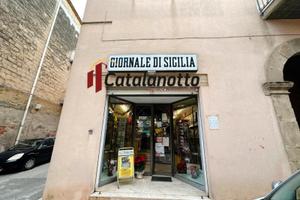 Attività storica di cartolibreria a Castelvetrano
