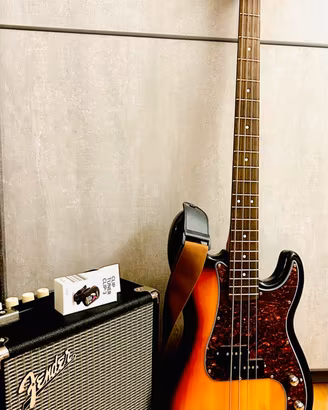 Basso elettrico completo di amplificatore Fender