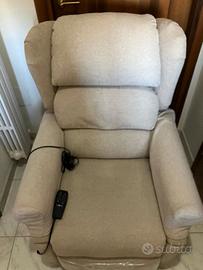 Poltrona elettrica per anziani
