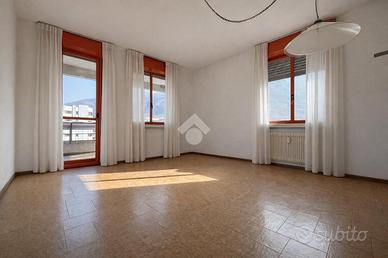 3 LOCALI A SONDRIO