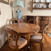 Tavolo fatto a mano con sedie