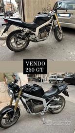 Hyosung Comet GT 250 - 2004 - 18.000 km