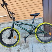 bicicletta BMX 