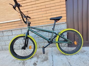 bicicletta BMX 