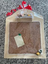 Lavagna menù cucina in sughero e legno decorata