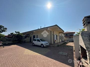 3 LOCALI A VILLAPIANA